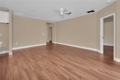 Villa ou maison à vendre à DeLand, Floride: 3 chambres, 134.8 m2 № 2425593 - photo 4