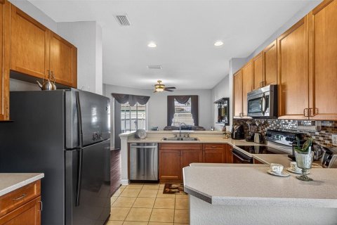 House in Kissimmee, Florida 3 bedrooms, 166.85 sq.m. № 2101495 - photo 19