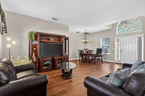 House in Kissimmee, Florida 3 bedrooms, 166.85 sq.m. № 2101495 - photo 13