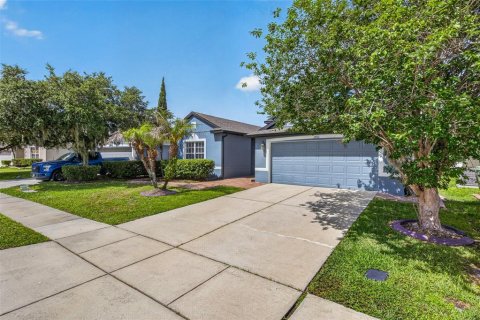 House in Kissimmee, Florida 3 bedrooms, 166.85 sq.m. № 2101495 - photo 3