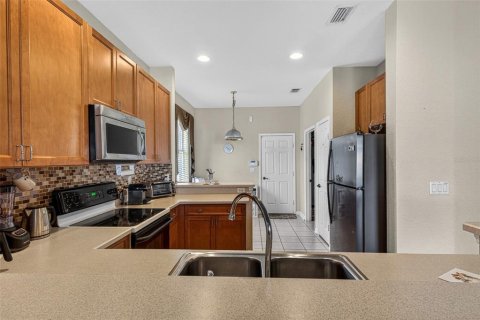 House in Kissimmee, Florida 3 bedrooms, 166.85 sq.m. № 2101495 - photo 20