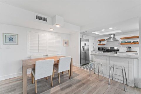 Copropriété à vendre à Saint Pete Beach, Floride: 3 chambres, 124.95 m2 № 1910976 - photo 7