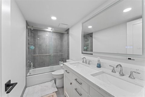 Copropriété à vendre à Saint Pete Beach, Floride: 3 chambres, 124.95 m2 № 1910976 - photo 24