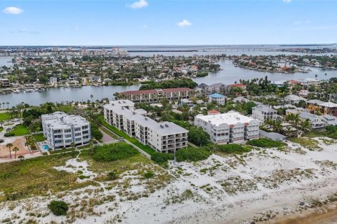 Copropriété à vendre à Saint Pete Beach, Floride: 3 chambres, 124.95 m2 № 1910976 - photo 1