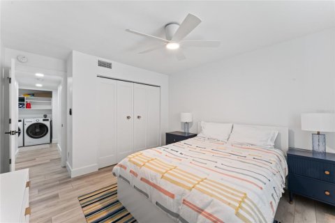 Copropriété à vendre à Saint Pete Beach, Floride: 3 chambres, 124.95 m2 № 1910976 - photo 28