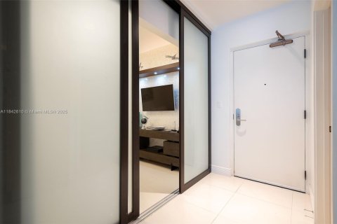 Купить кондоминиум в Майами-Бич, Флорида 1 комната, 97.64м2, № 1836350 - фото 11