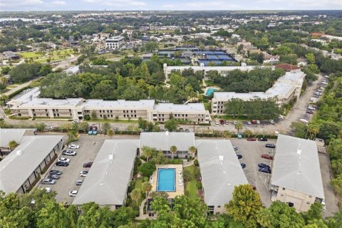 Condo in Winter Park, Florida, 2 bedrooms  № 2386032 - photo 30
