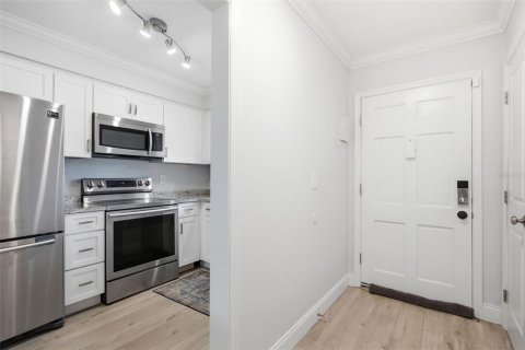 Condo in Winter Park, Florida, 2 bedrooms  № 2386032 - photo 3