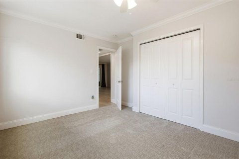 Condo in Winter Park, Florida, 2 bedrooms  № 2386032 - photo 16
