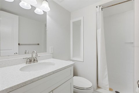 Condo in Winter Park, Florida, 2 bedrooms  № 2386032 - photo 21