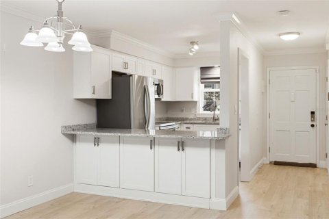 Condo in Winter Park, Florida, 2 bedrooms  № 2386032 - photo 5