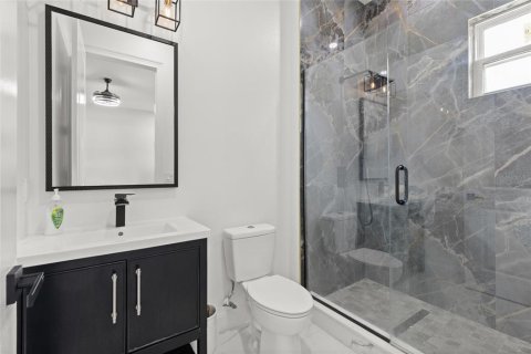 Villa ou maison à vendre à Apopka, Floride: 5 chambres, 320.98 m2 № 2120744 - photo 16
