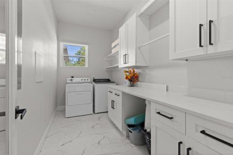 Villa ou maison à vendre à Apopka, Floride: 5 chambres, 320.98 m2 № 2120744 - photo 13