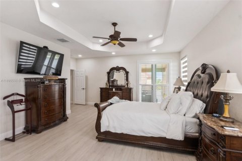 Casa en venta en Miramar, Florida, 6 dormitorios, 378.3 m2 № 1953488 - foto 27