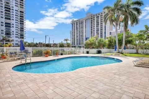 Condominio en venta en Hollywood, Florida, 2 dormitorios, 99.22 m2 № 2193241 - foto 4