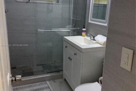 House in Plantation, Florida 3 bedrooms, 124.3 sq.m. № 2022267 - photo 12