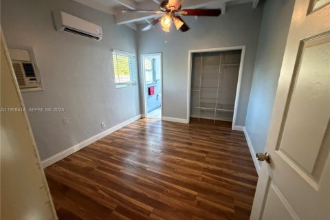 House in Plantation, Florida 3 bedrooms, 124.3 sq.m. № 2022267 - photo 8