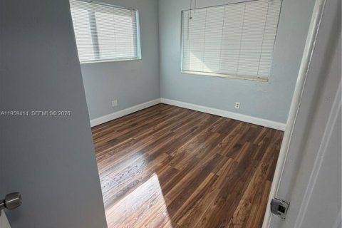 House in Plantation, Florida 3 bedrooms, 124.3 sq.m. № 2022267 - photo 10