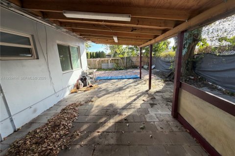 House in Plantation, Florida 3 bedrooms, 124.3 sq.m. № 2022267 - photo 18