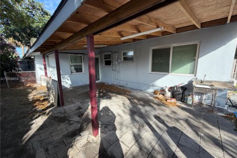 House in Plantation, Florida 3 bedrooms, 124.3 sq.m. № 2022267 - photo 16