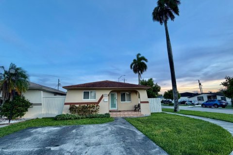 Villa ou maison à Hialeah, Floride 3 chambres, 128.95 m2 № 2317806