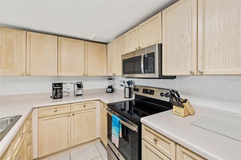 Condo in New Smyrna Beach, Florida, 2 bedrooms  № 2324362 - photo 4