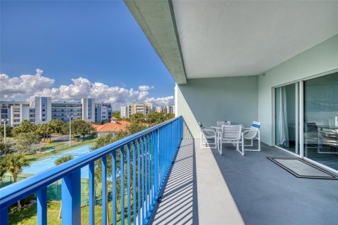 Condo in New Smyrna Beach, Florida, 2 bedrooms  № 2324362 - photo 24