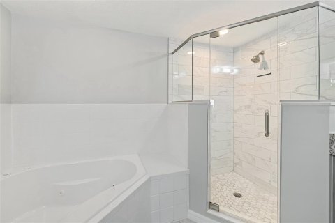 Condo in New Smyrna Beach, Florida, 2 bedrooms  № 2324362 - photo 22