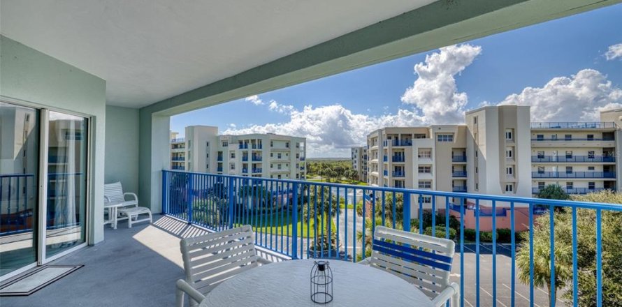 Condo in New Smyrna Beach, Florida, 2 bedrooms  № 2324362