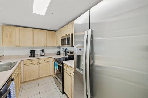 Condo in New Smyrna Beach, Florida, 2 bedrooms  № 2324362 - photo 2