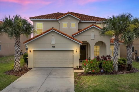 House in Davenport, Florida 6 bedrooms, 337.14 sq.m. № 1769965 - photo 1