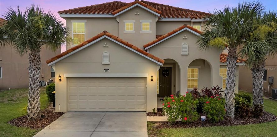 House in Davenport, Florida 6 bedrooms, 337.14 sq.m. № 1769965