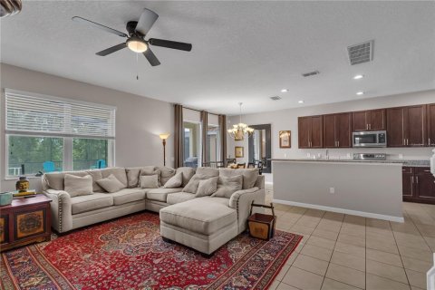 House in Davenport, Florida 6 bedrooms, 337.14 sq.m. № 1769965 - photo 4