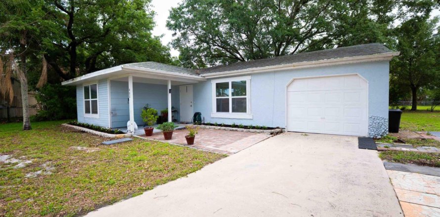 House in Port St. Lucie, Florida 3 bedrooms, 102.19 sq.m. № 2083252