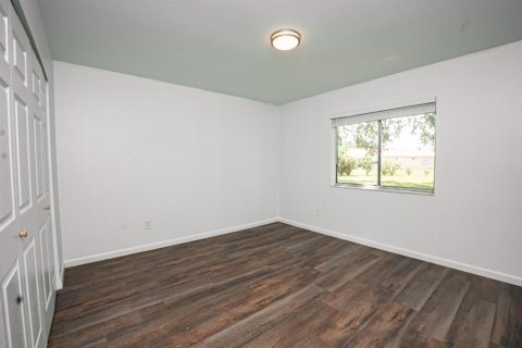 House in Port St. Lucie, Florida 3 bedrooms, 102.19 sq.m. № 2083252 - photo 14