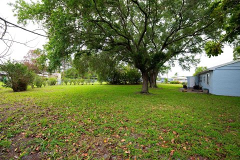 House in Port St. Lucie, Florida 3 bedrooms, 102.19 sq.m. № 2083252 - photo 21