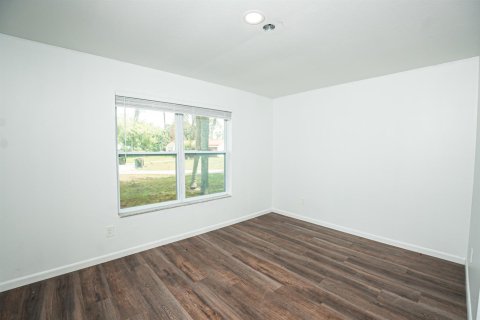 House in Port St. Lucie, Florida 3 bedrooms, 102.19 sq.m. № 2083252 - photo 16