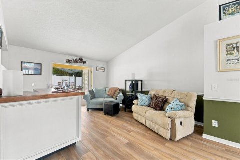 House in DeLand, Florida 3 bedrooms, 161.84 sq.m. № 2396798 - photo 5