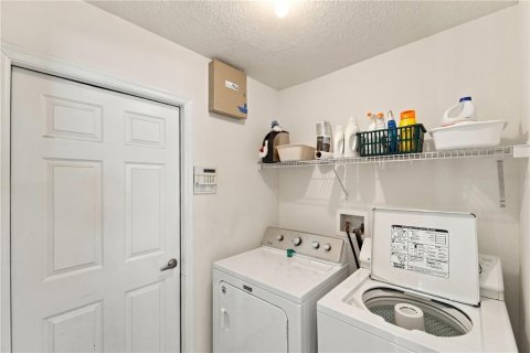 House in DeLand, Florida 3 bedrooms, 161.84 sq.m. № 2396798 - photo 23