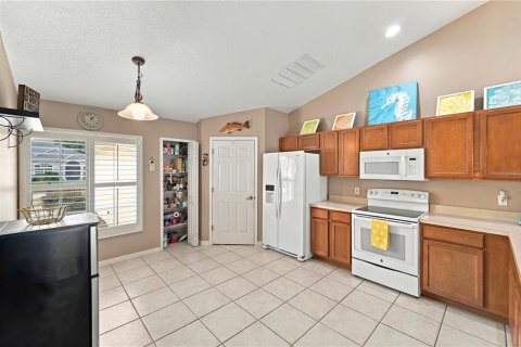 House in DeLand, Florida 3 bedrooms, 161.84 sq.m. № 2396798 - photo 12