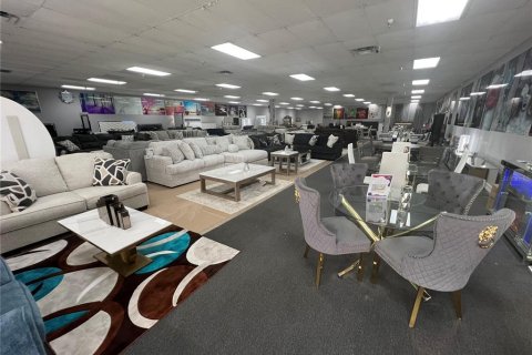 Commercial property in Brandon, Florida 11750.09 sq.m. № 1900620 - photo 12