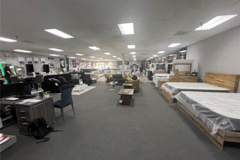 Commercial property in Brandon, Florida 11750.09 sq.m. № 1900620 - photo 9