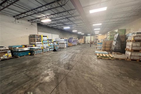 Commercial property in Brandon, Florida 11750.09 sq.m. № 1900620 - photo 27