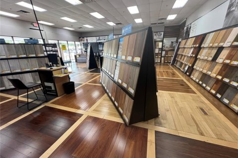 Commercial property in Brandon, Florida 11750.09 sq.m. № 1900620 - photo 16