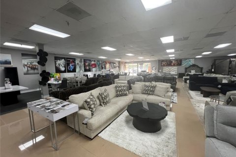 Commercial property in Brandon, Florida 11750.09 sq.m. № 1900620 - photo 10