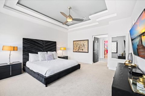 Casa en venta en Four Corners, Florida, 10 dormitorios, 740.06 m2 № 2122713 - foto 18