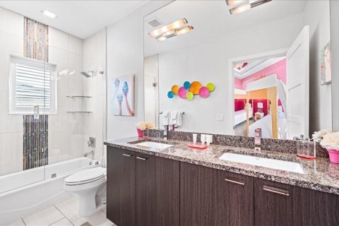 Casa en venta en Four Corners, Florida, 10 dormitorios, 740.06 m2 № 2122713 - foto 22