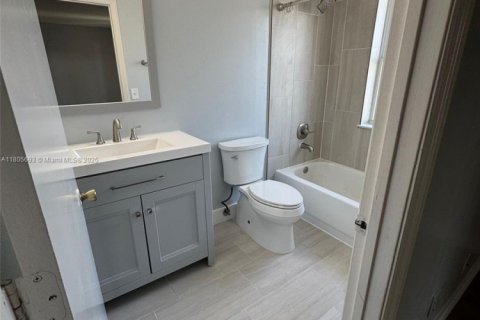 Townhouse in Miramar, Florida 2 bedrooms, 107.12 sq.m. № 1742361 - photo 13