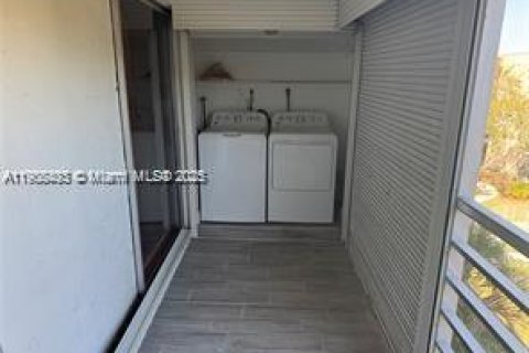 Снять в аренду кондоминиум в Лодерхилл, Флорида 2 спальни, 99.41м2, № 1964313 - фото 5