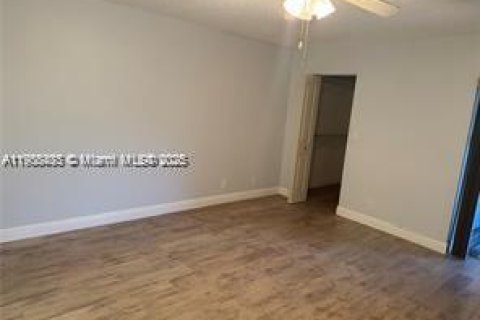 Снять в аренду кондоминиум в Лодерхилл, Флорида 2 спальни, 99.41м2, № 1964313 - фото 3